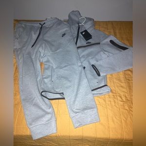Nike Tech Fleece Set